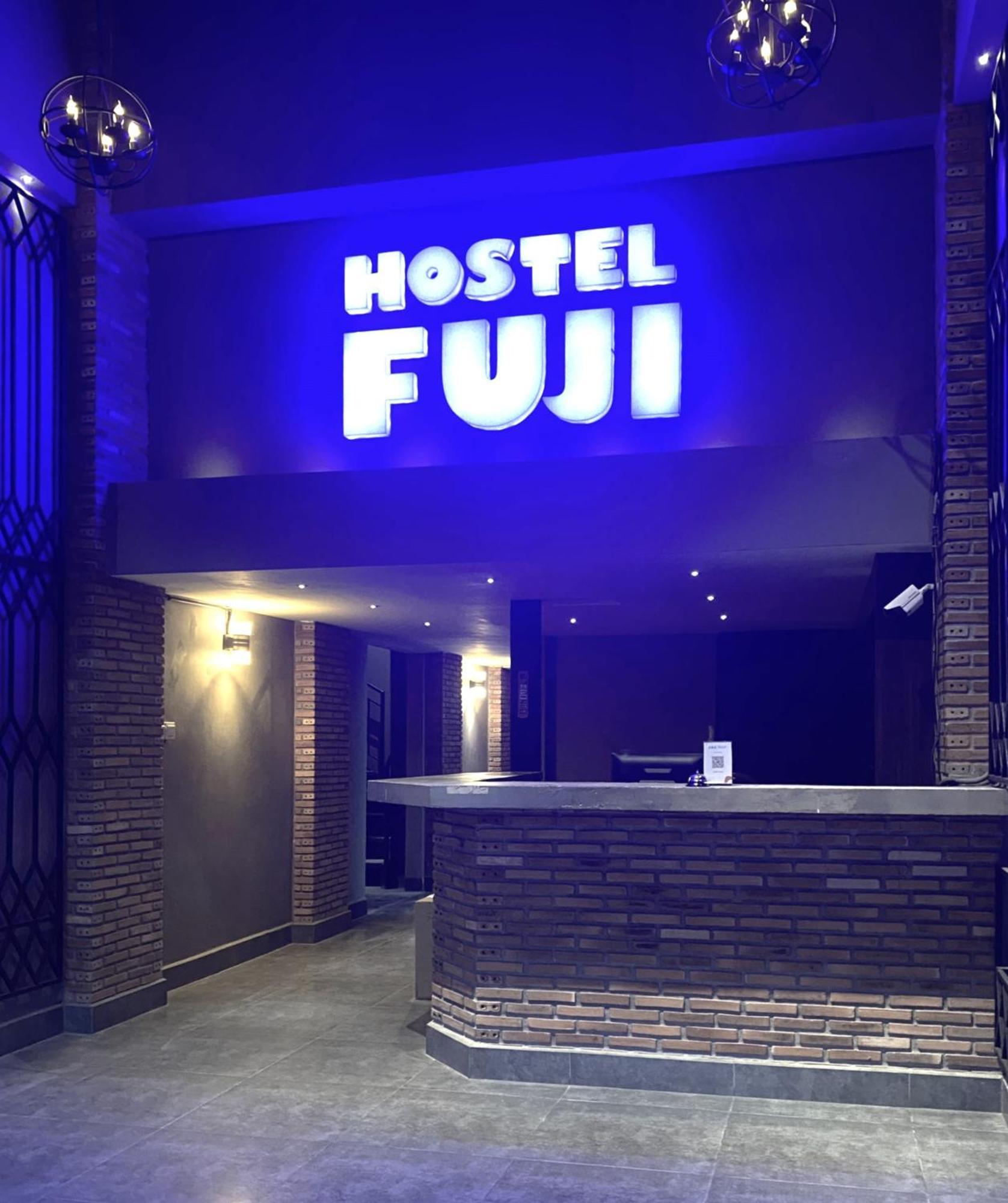 Hostel Fuji Phnom-Penh Buitenkant foto