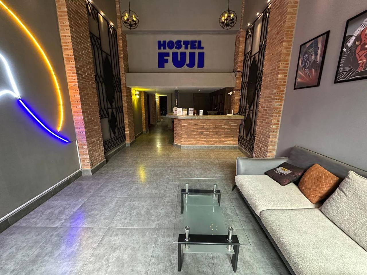 Hostel Fuji Phnom-Penh Buitenkant foto